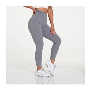 NVGTN signature leggings- new with tags!
